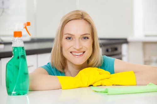Move out cleaning service for a flat in SW19 with local property access considerations